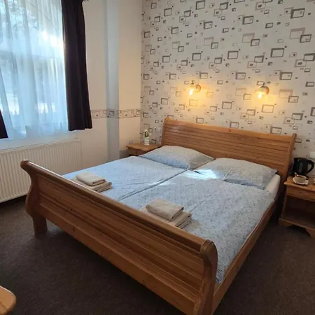 Pensionat The Corner House Panzio 3*