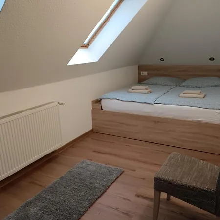 The Corner House Panzio 3*
