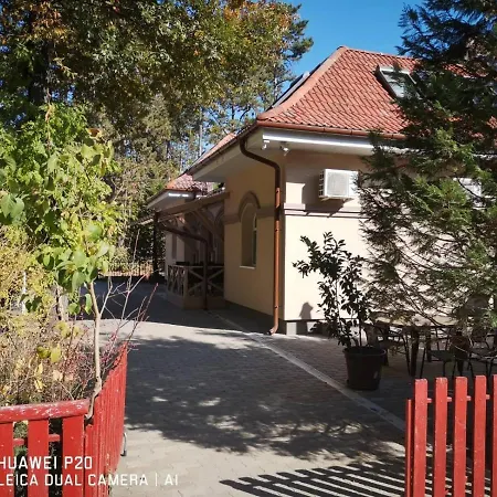 The Corner House Panzio 3*