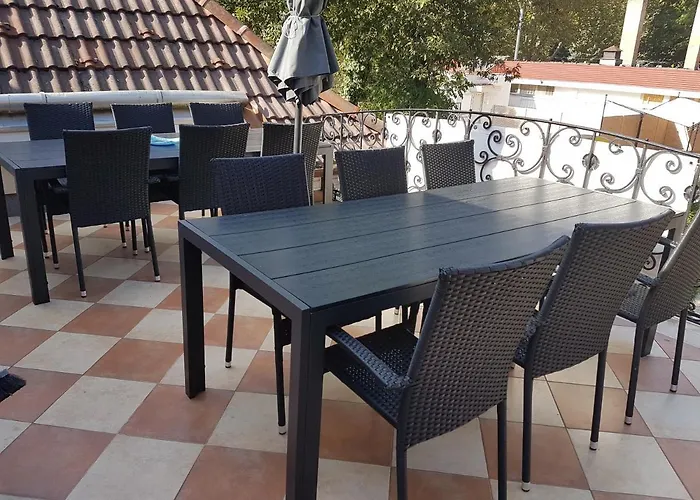 The Corner House Panzio 3*